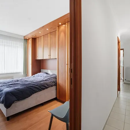 Apartment Hill With Park Views *