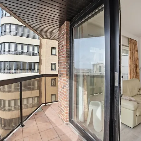 Apartment Hill With Park Views *